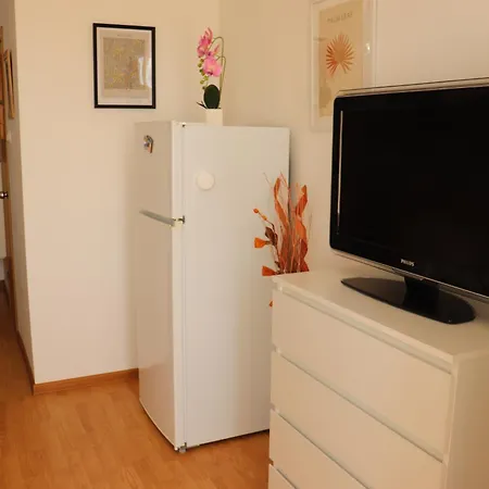 Garsoniera Iris * ساتورْنْ