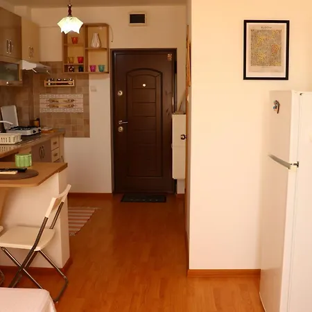 Garsoniera Iris Apartment Saturn